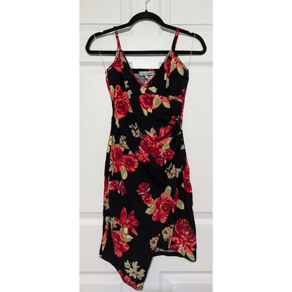 Crave Fame Black/Red Floral Faux-Wrap Sleeveless V-Neck Mini Dress Womens Size S - Picture 3 of 12